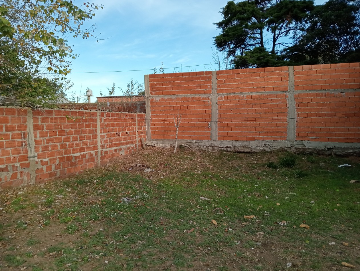 Casa, departamentos y lote a la venta 