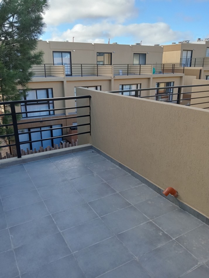Triplex Barrio Nayades 
