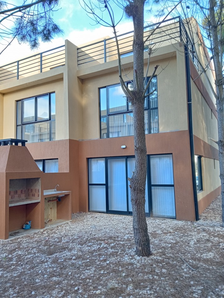 Triplex Barrio Nayades 